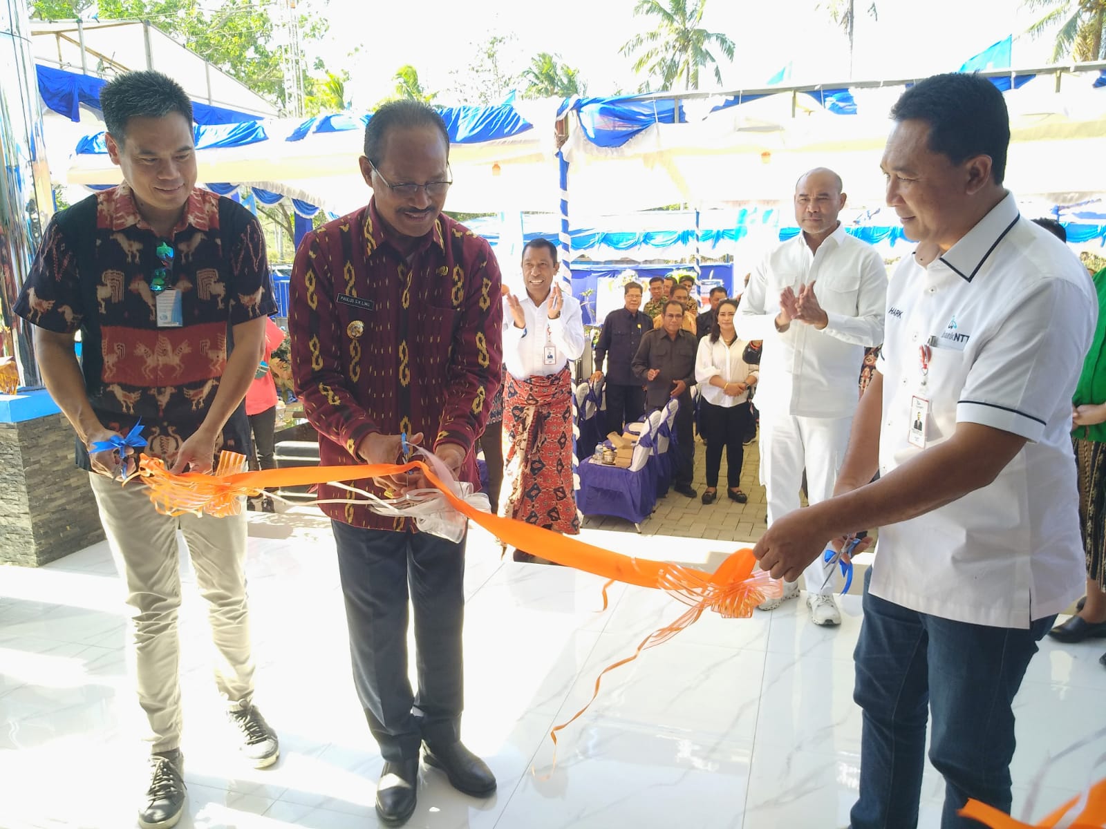 Gubernur VBL Resmikan Gedung Kantor Bank NTT Cabang Waibakul ...